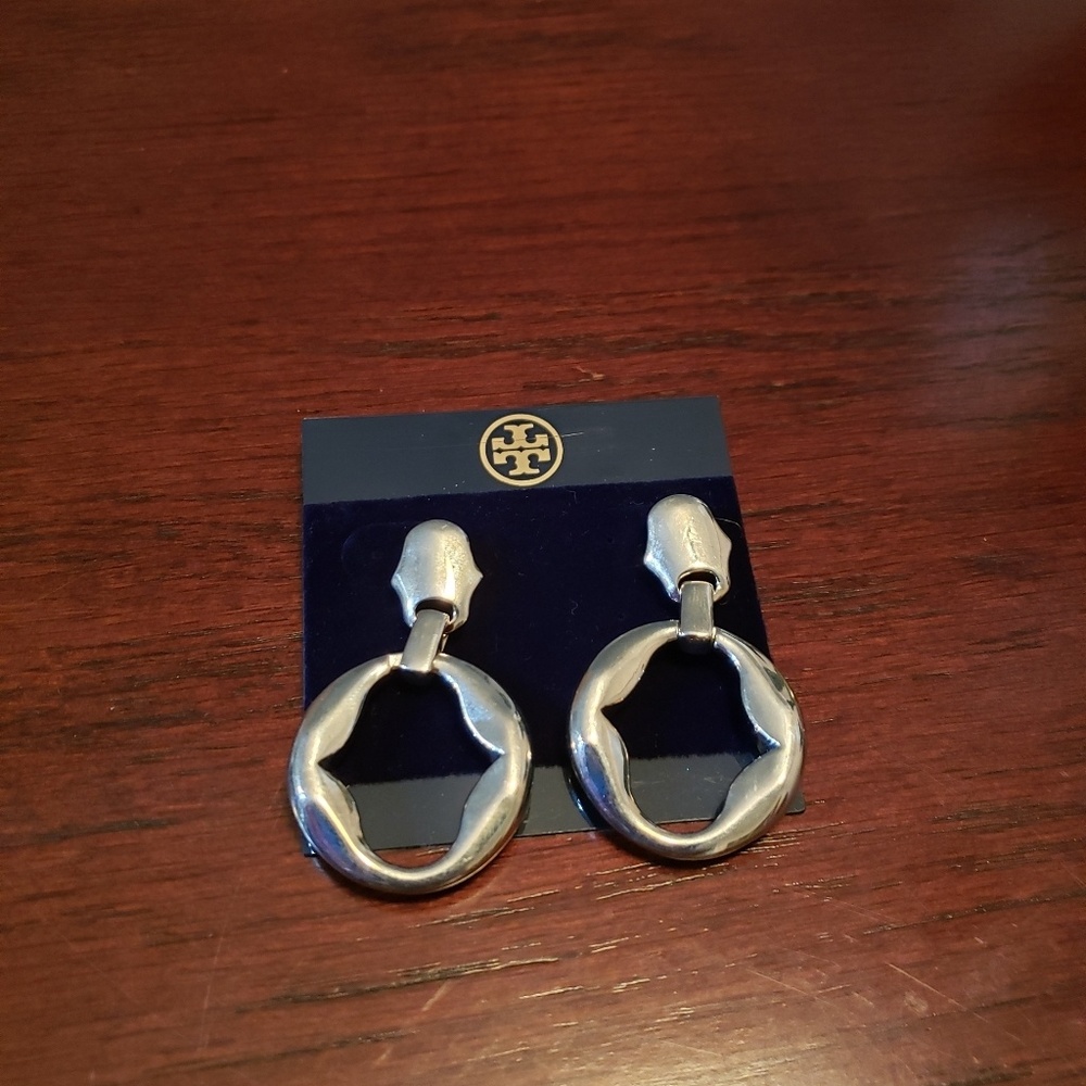 Tory Burch Cooper Drop Earrings in Silver